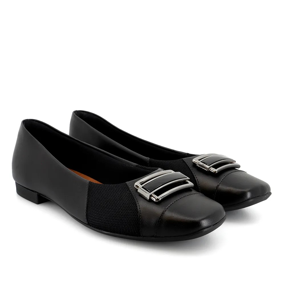 Sapatilha Couro Preto Bico Quadrado com Enfeite Ônix