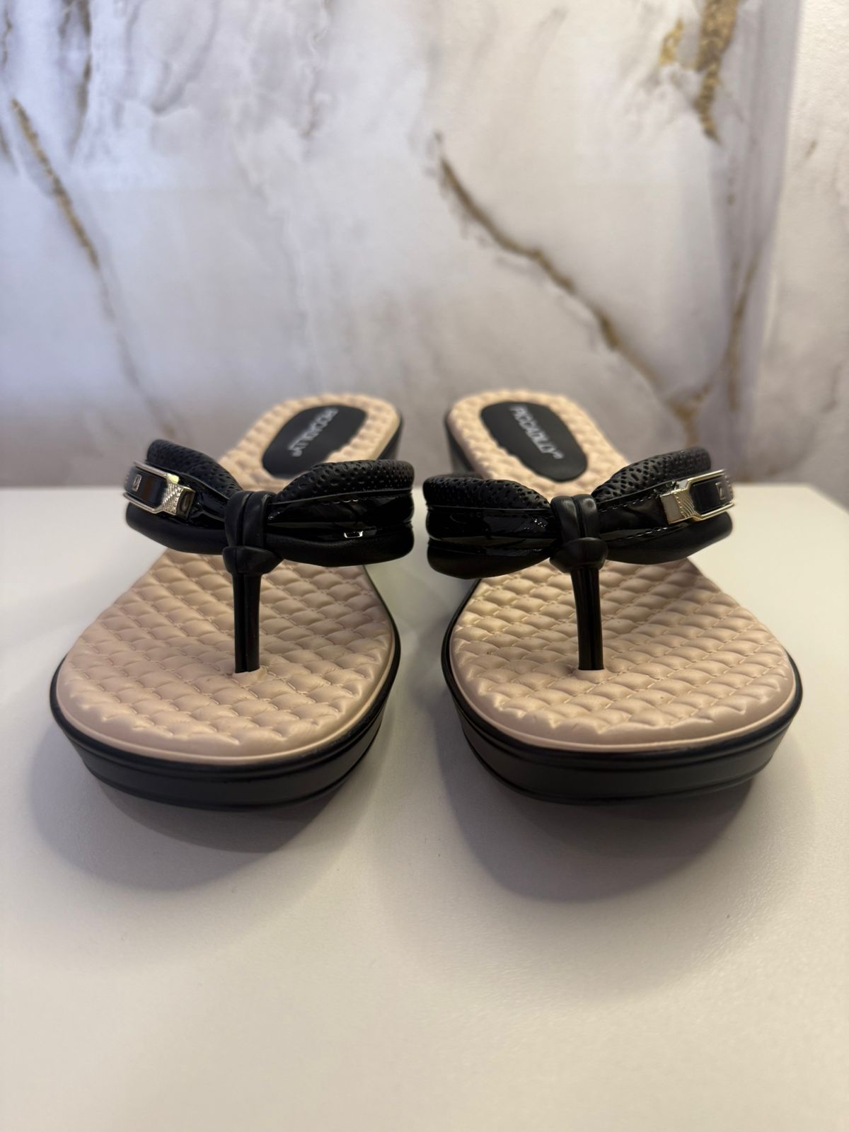 Chinelo Pé largo Picadilly