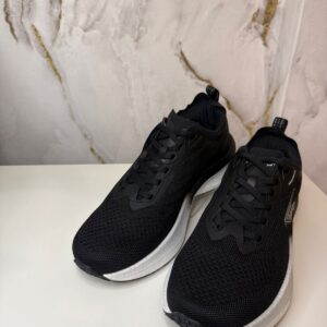 Tênis pegada - tecido preto