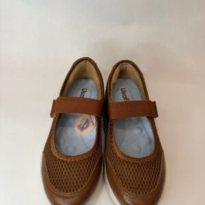 Tênis em couro marrom