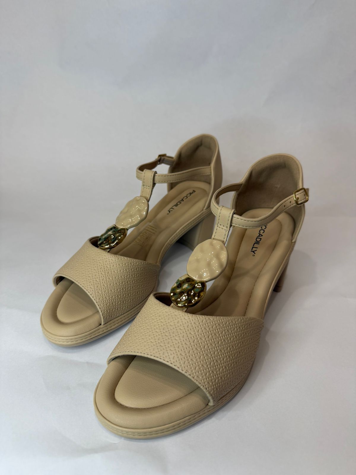 Sandália Picadylli marfim