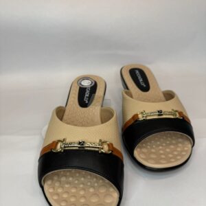 Tamanco picadilly pontilhado